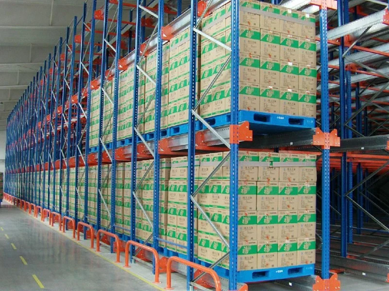 Storage Radio Shuttle Pallet Rack in Warehouse